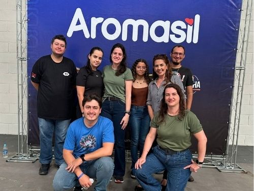 Estudantes de Gestão Empresarial visitam empresa da região