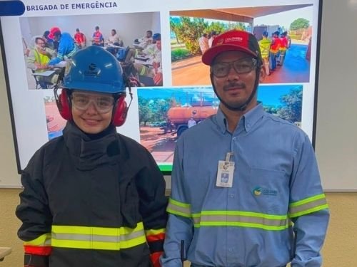 Equipe da Usina Colombo ministra palestra a acadêmicos de Agronegócio