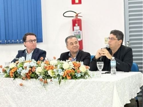 Professor debate formação e mercado em evento do Dia do Administrador