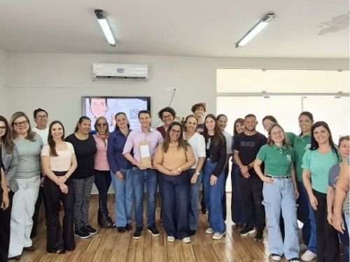 Docente da Fatec ministra palestra a profissionais do CCI de Mira Estrela